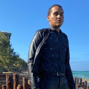 Meet your Posher, Juanabis